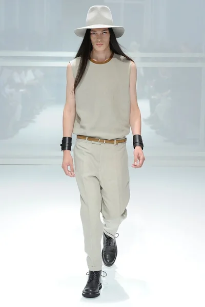 Look 22